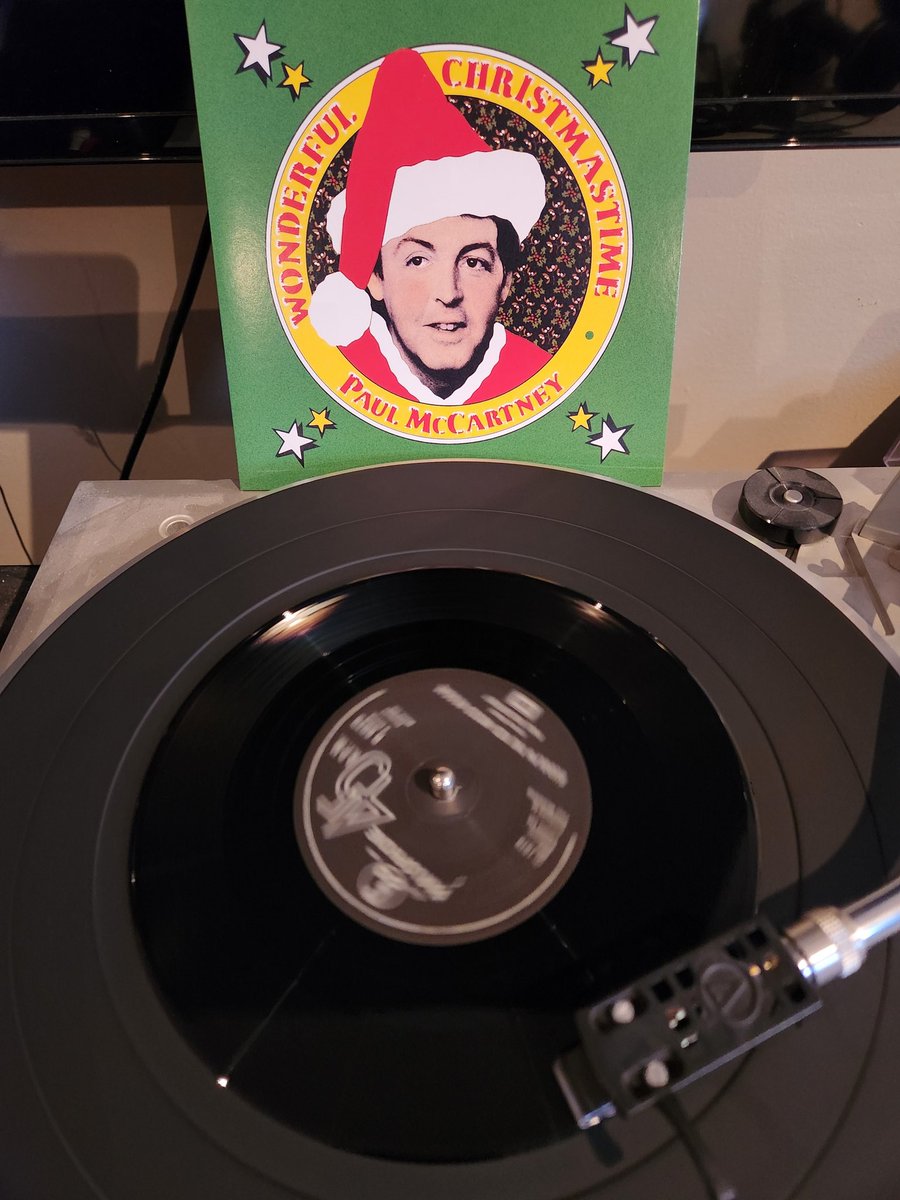 SpinVinyl1's tweet photo. This morning came early after only a few hours sleep but the kids are happy. Santa was good to me and brought the Paul McCartney 7 Inch Singles boxset. Thanks, Santa!
#PaulMcCartney #7InchSinglesBoxset #WonderfulChristmastime #UncleAlbertAdmiralHalsey #vinylrecords https://t.co/i4fs2g0Osu