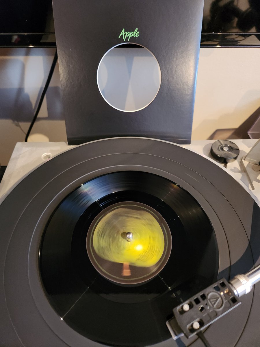 SpinVinyl1's tweet photo. This morning came early after only a few hours sleep but the kids are happy. Santa was good to me and brought the Paul McCartney 7 Inch Singles boxset. Thanks, Santa!
#PaulMcCartney #7InchSinglesBoxset #WonderfulChristmastime #UncleAlbertAdmiralHalsey #vinylrecords https://t.co/i4fs2g0Osu