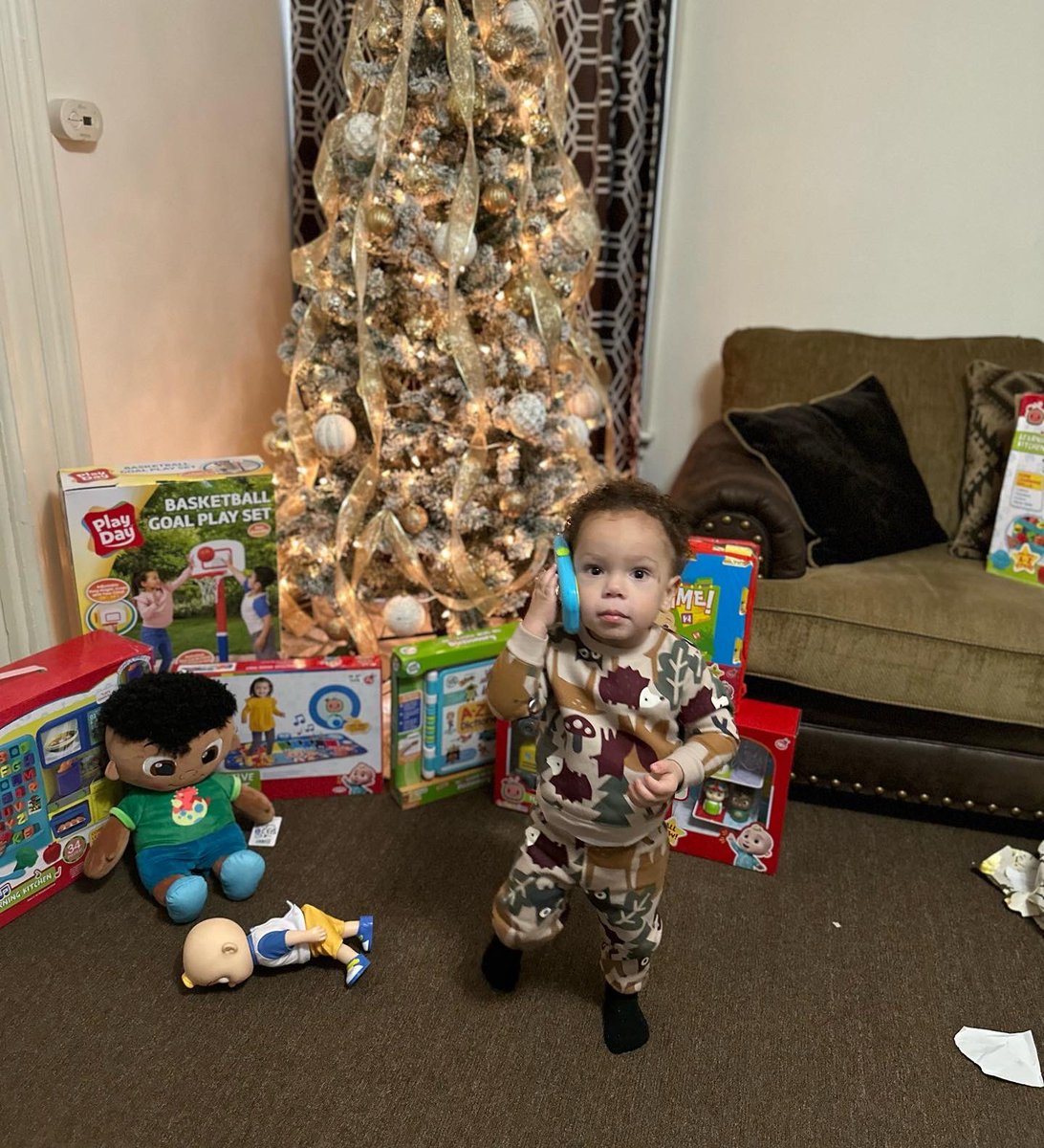 KevinTapia__'s tweet photo. Merry Christmas from Gio &amp; I 🎄🎁

12/25/22  

Stay blessed y’all 🙌🏾 https://t.co/5ERG4zVdOn