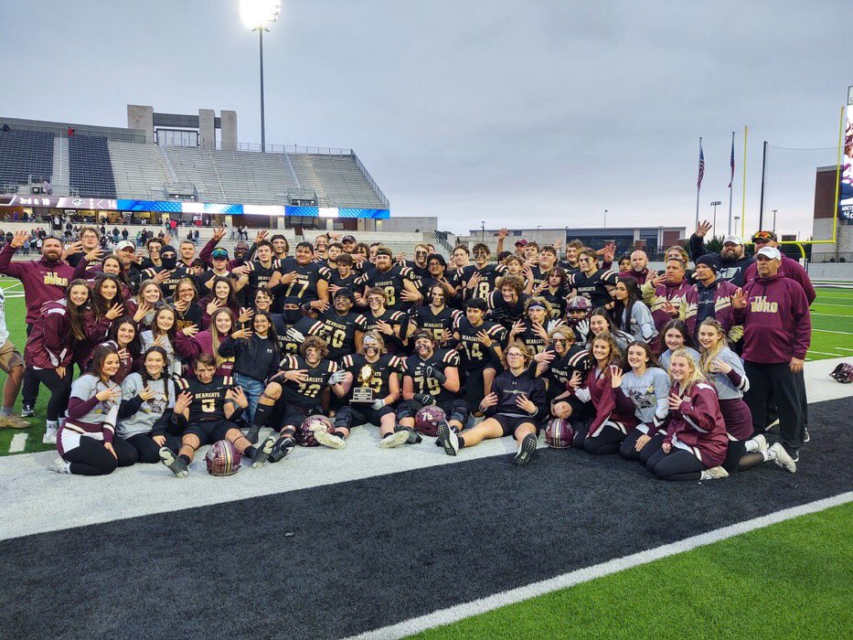 Coach_Fagan30's tweet photo. Merry Christmas🎄 from the #5 ranked @BoroTuffFB boys! 🙏 each of you had a blessed time with your families! @WISDBearcats https://t.co/AS5Z5QhaJf