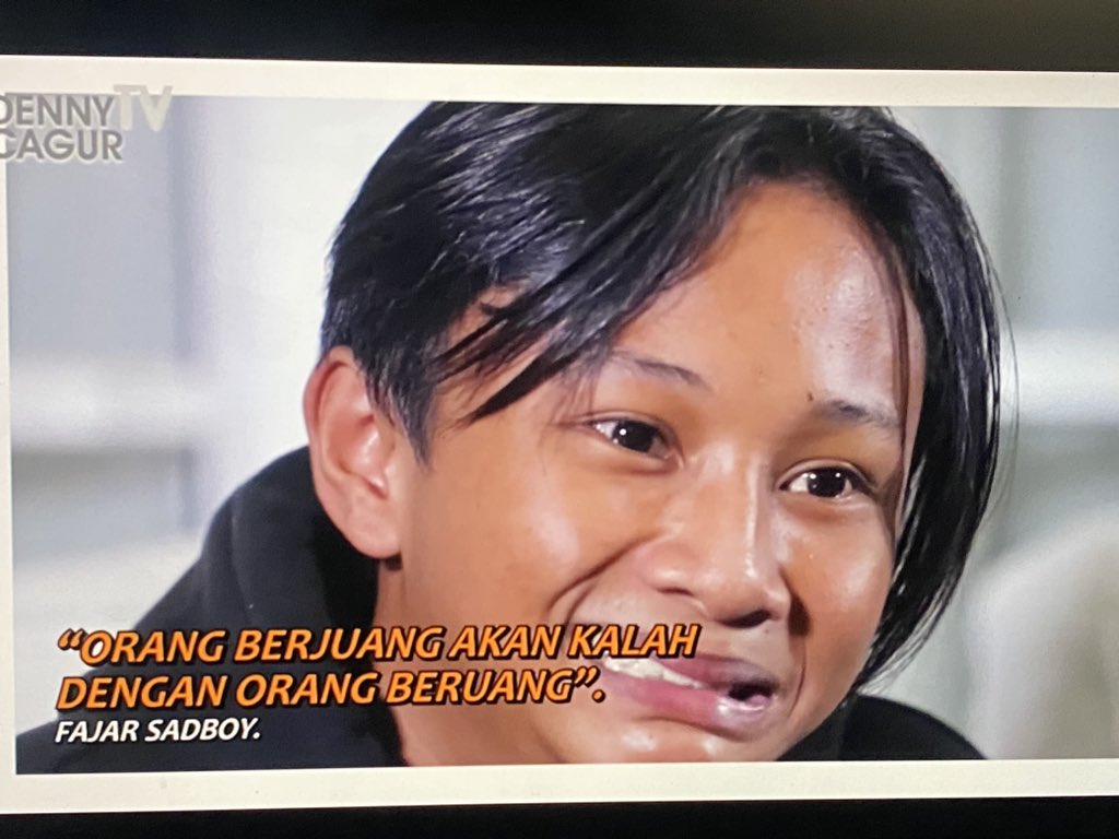 nblh_ayu's tweet photo. “Orang berjuang akan kalah dengan orang beruang” -Fajar Sadboy https://t.co/OOJpTCjwNA