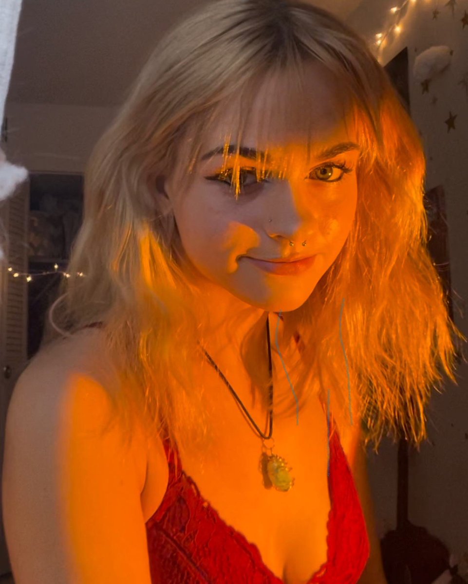 ellamushi_'s tweet photo. merry christmas twitter https://t.co/iNyz7lYKTs