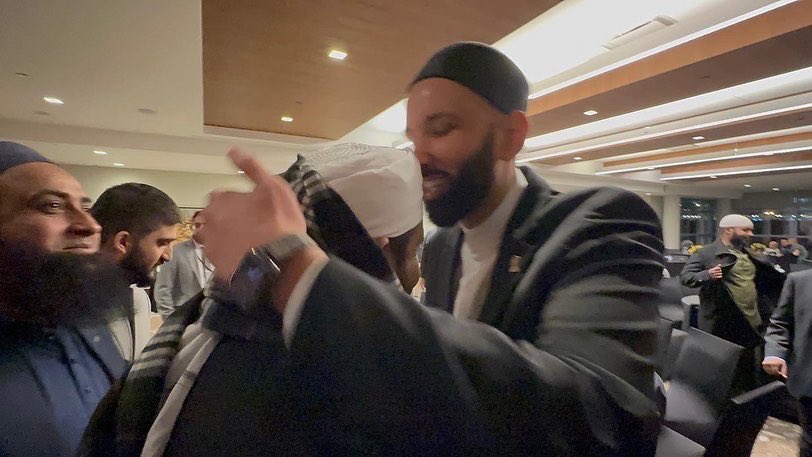 omarsuleiman's tweet photo. A blessing to see Maulana @TariqJamilOFCL again. May Allah bless him, preserve him, and reward him for all of his efforts of khayr. Ameen https://t.co/MOCZouPmPV