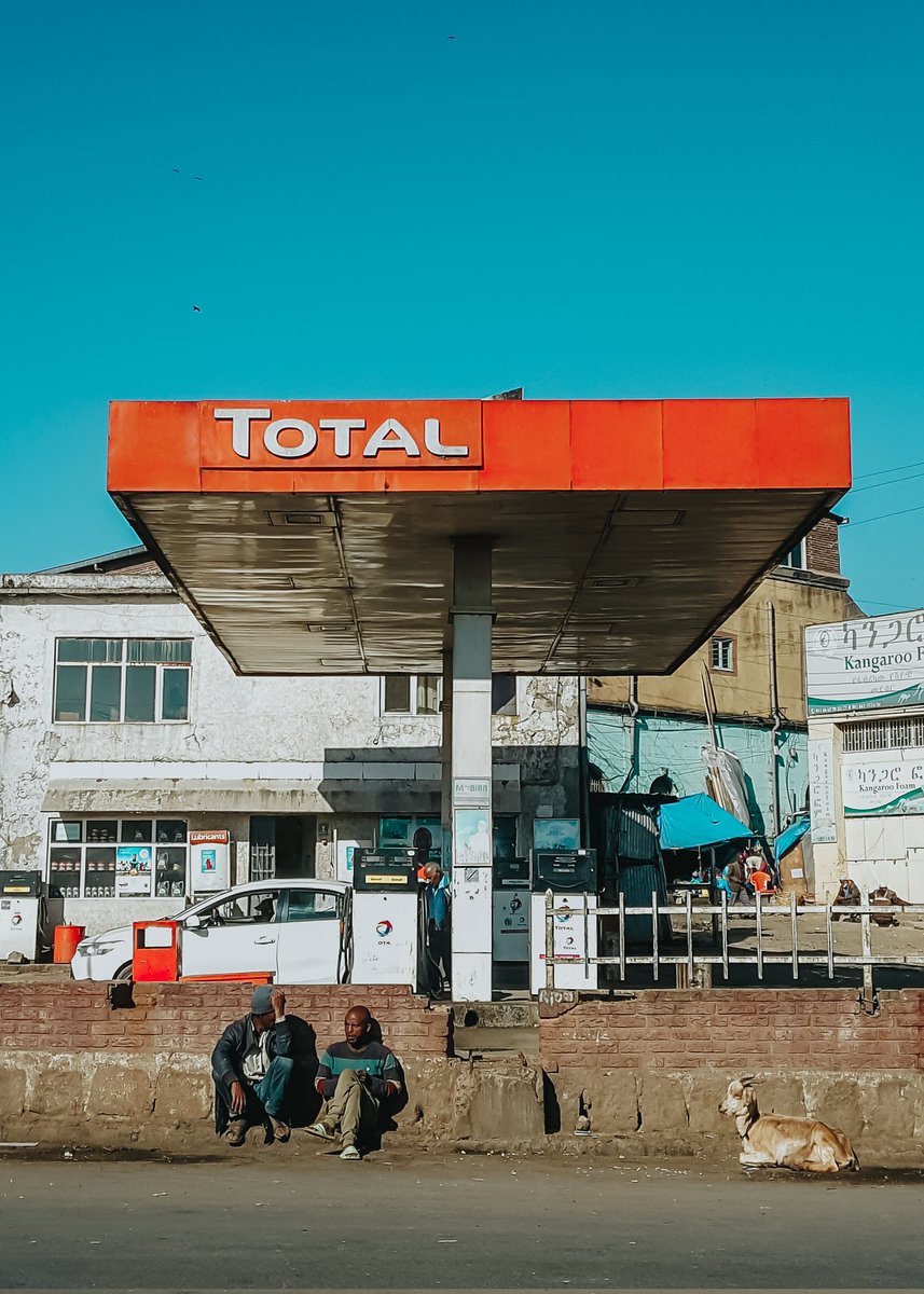 natnaelphotos's tweet photo. Colors of Addis 🎨
#Ethiopia #Addisababa #colorsofaddis #phonephotography #note5 #Lightroom #pictureoftheday #photooftheday #streetphotography https://t.co/Z0YKsn6GcP