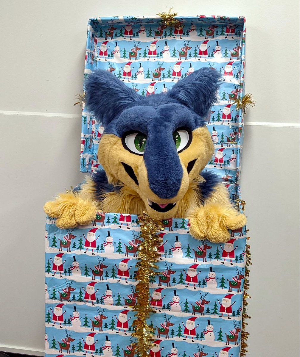 It Chrimuss. c: #Furry #Fursuit

📸 - <a href="/ThatTigerRed/">Red 🍁</a> 
🪡 - <a href="/FurtasticStudio/">FurtasticStudios</a>