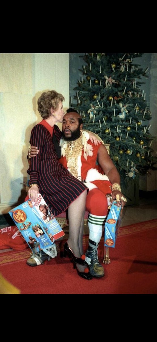 Antny28's tweet photo. @dekim79 let’s try this again…Merry Christmas 🎅🏽 no hashtags this time https://t.co/usvpyQ3Pbe