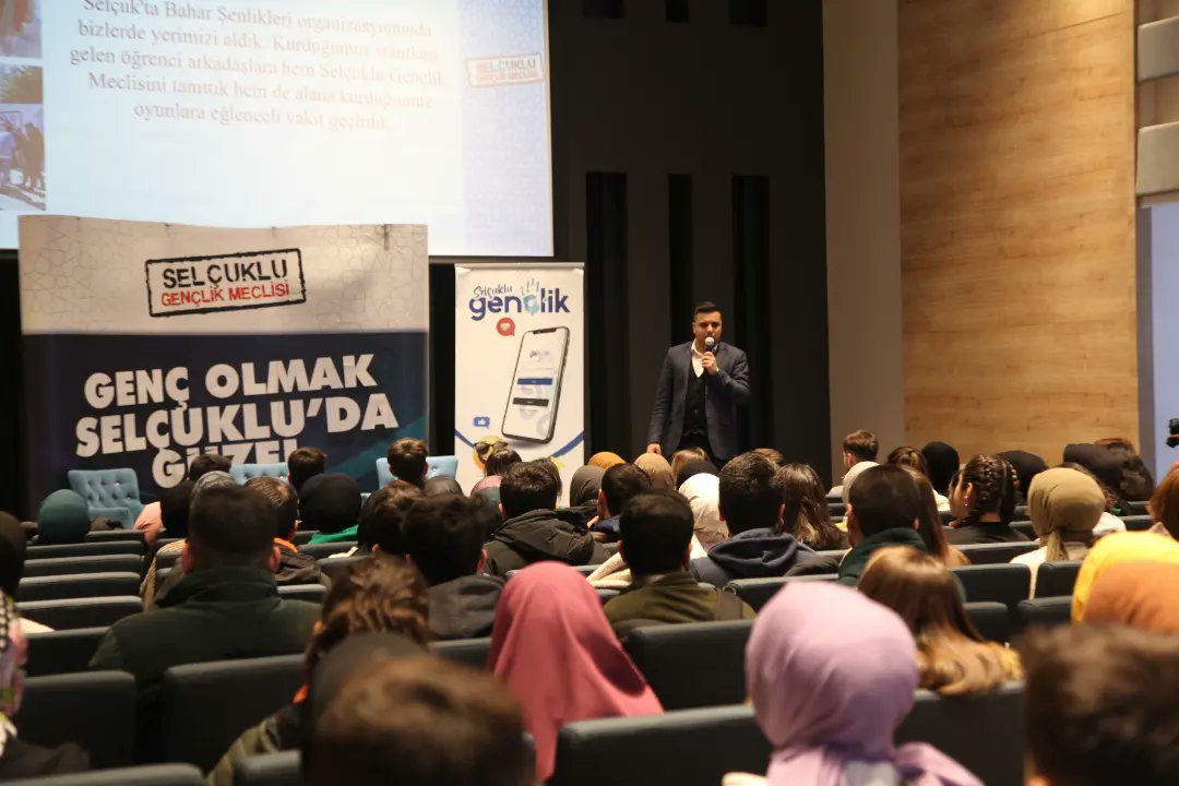 selcuklugenclik's tweet photo. Selçuklu Gençlik Meclisi 2022 yılı dönem sonu değerlendirme toplantısını üyelerimizin katılımlarıyla gerçekleştirdik 🥳 https://t.co/03hBhjhsny