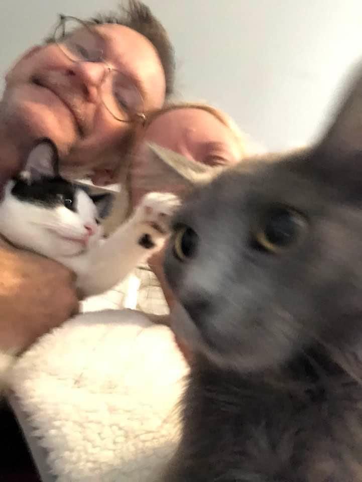 AbvlorLaura's tweet photo. Merry Christmas from my family to yours https://t.co/yHZynH5Ks7