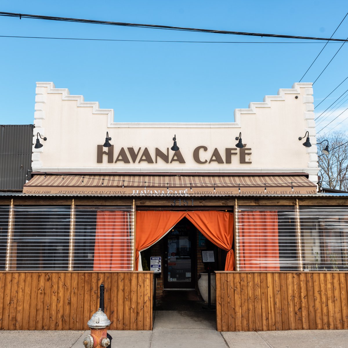We hope you're #Havana great holiday, #NYC. 🎄