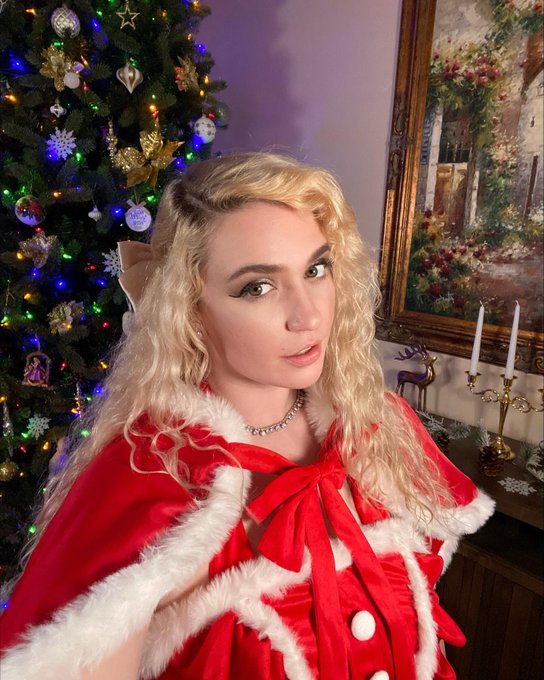 so&hellip; were you naughty or nice this year?🎁🎄💕✨ https://t.co/rKHQEmIig1