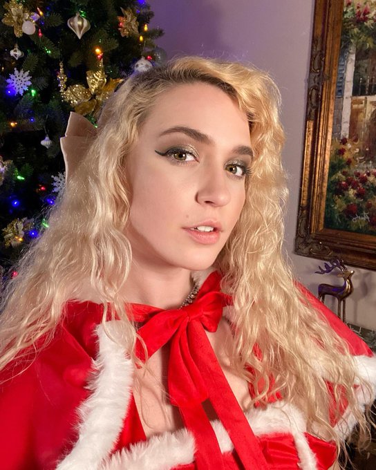 so&hellip; were you naughty or nice this year?🎁🎄💕✨ https://t.co/rKHQEmIig1