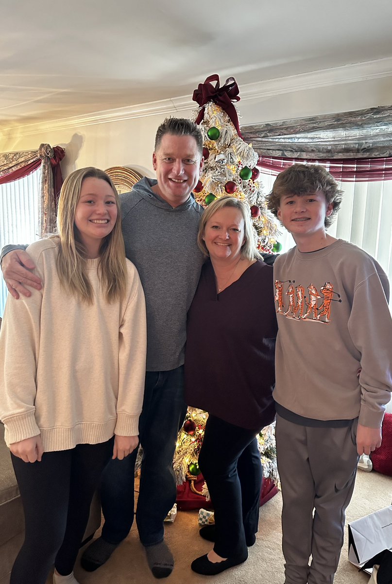 Erika Johansen tweet media