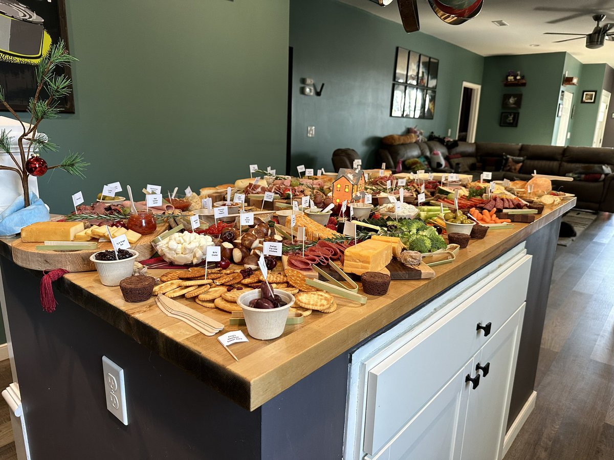 Stray Liotta, Hey Spots! tweet media