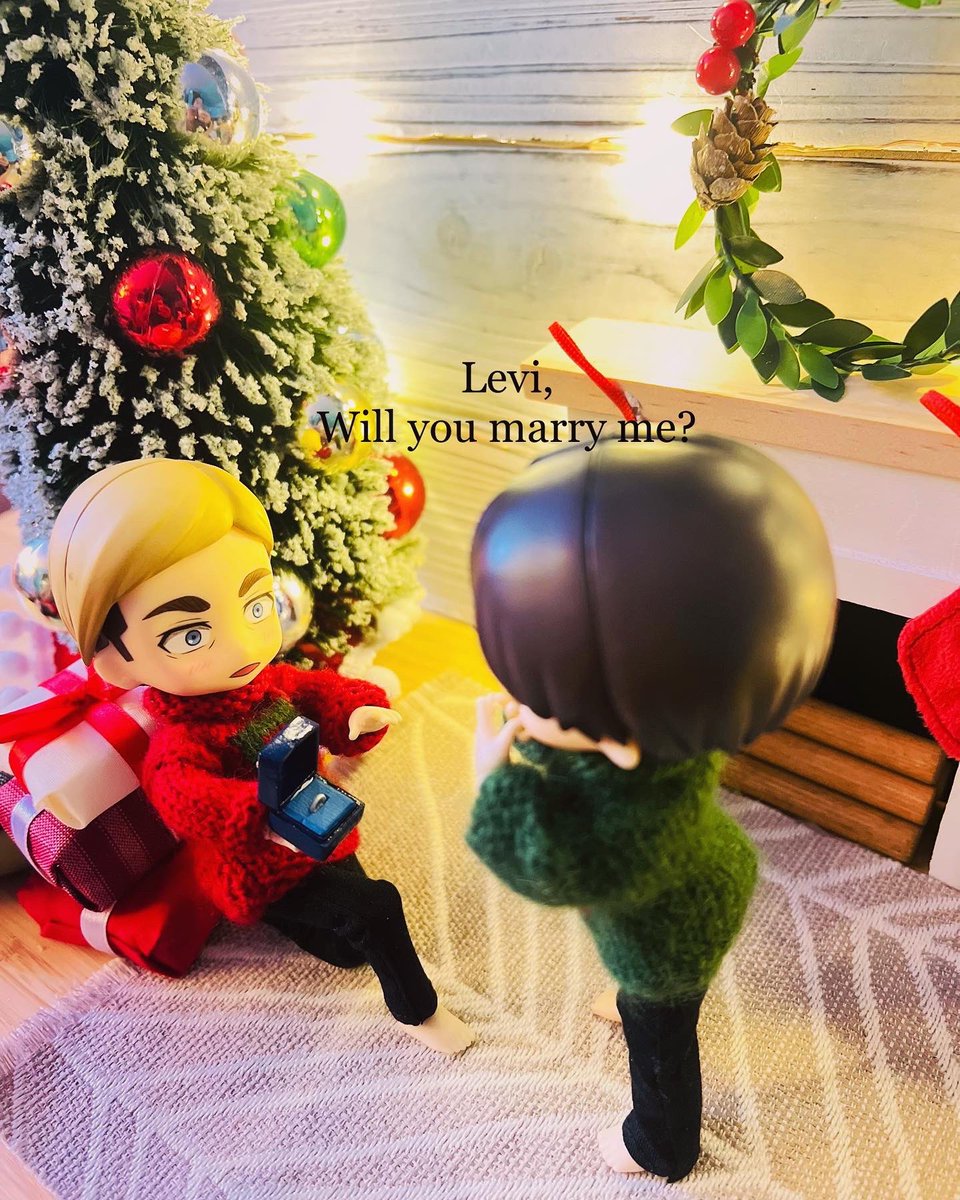 wikiwicked82's tweet photo. Merry Christmas and Happy Birthday Levi!💍💕
#eruri #leviackerman #erwinsmith #エルリ #Nendoroid https://t.co/ppTfTE5NuI