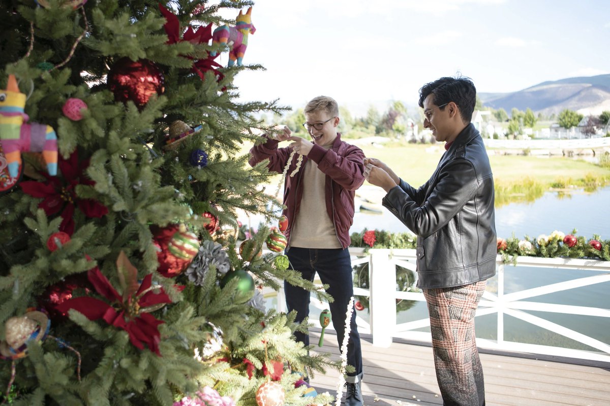 dplusphdaily's tweet photo. Feliz Navidad, indeed! 

Join our Wildcats as they celebrate Christmas their way by streaming High School Musical: The Musical: The Holiday Special only on #DisneyPlusPH. #HSMTMTS https://t.co/qogjRChRI2