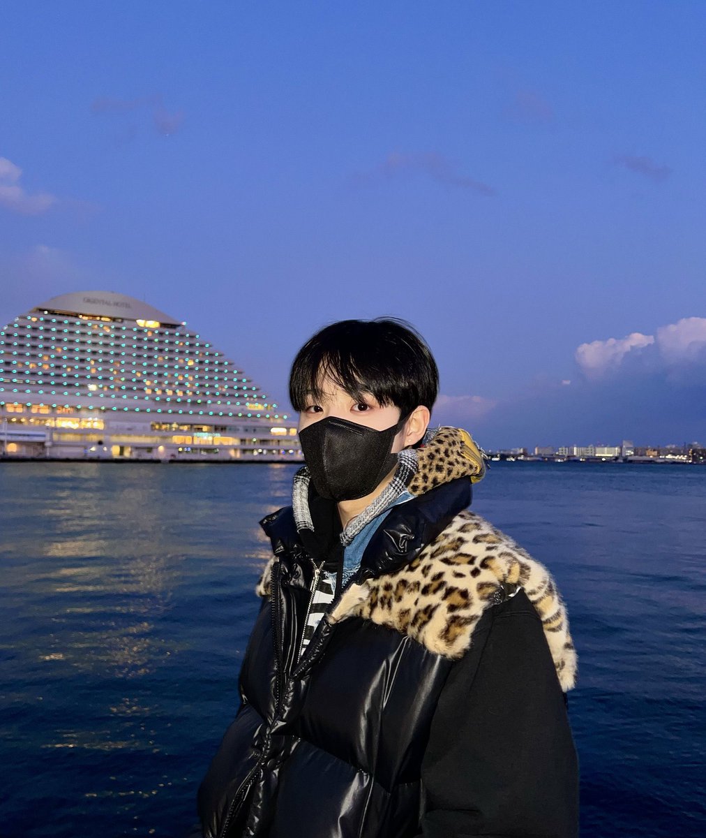 Noticed how the cotton candy sky shown up as a paid actor for the first episode of Jihoon’s boyfriend shot? I’m glad it was beautifully captured on the camera. My photographer shall get a raise for that. Won’t tell who is it, I’ll leave it for you to guess.