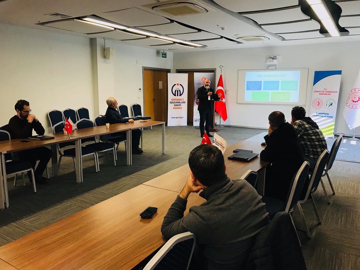 Bu hafta Girişimcilik Akademisi eğitimlerinde Kurtuluş KILINÇ hocamızdan “Güzel Konuşma ve Diksiyon” ve İdris POLAT hocamızdan  “Müslüman Tüccarın Özellikleri” konulu sunumlarını dinledik.

#girişimcilik
#motivasyon
#ticaret
#işadamı
#bhsdanismanlik