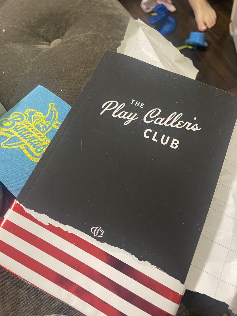 _Coach_T_Mac's tweet photo. It’s a very Merry Christmas when you officially join the #PlayCallersClub. Excited to spend every day of 2023 in this thing! @CoachDanCasey https://t.co/Bvs63iXlWo