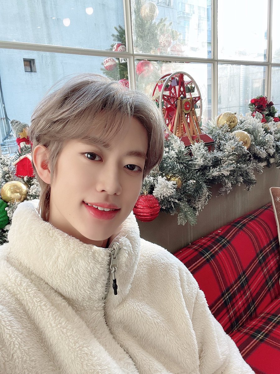 24Kplus_members's tweet image. [#타케루] 24U〜Happy Merry Christmas!!💚

#24K #투포케이 #타케루 #TAKERU #たける #닭케루 #Christmas
