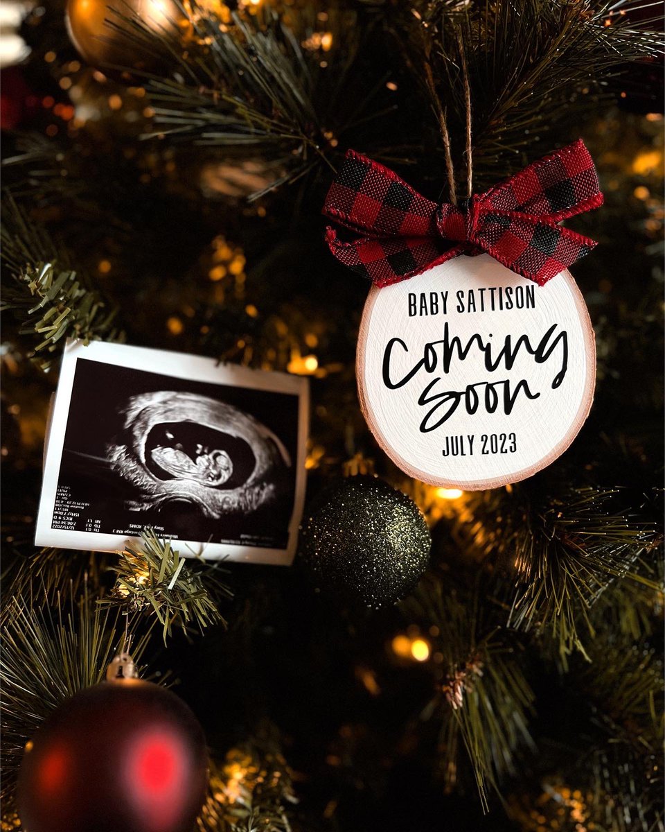maceysatt's tweet photo. Merry Christmas from our family of THREE. ❤️ https://t.co/KdErpjsa9F
