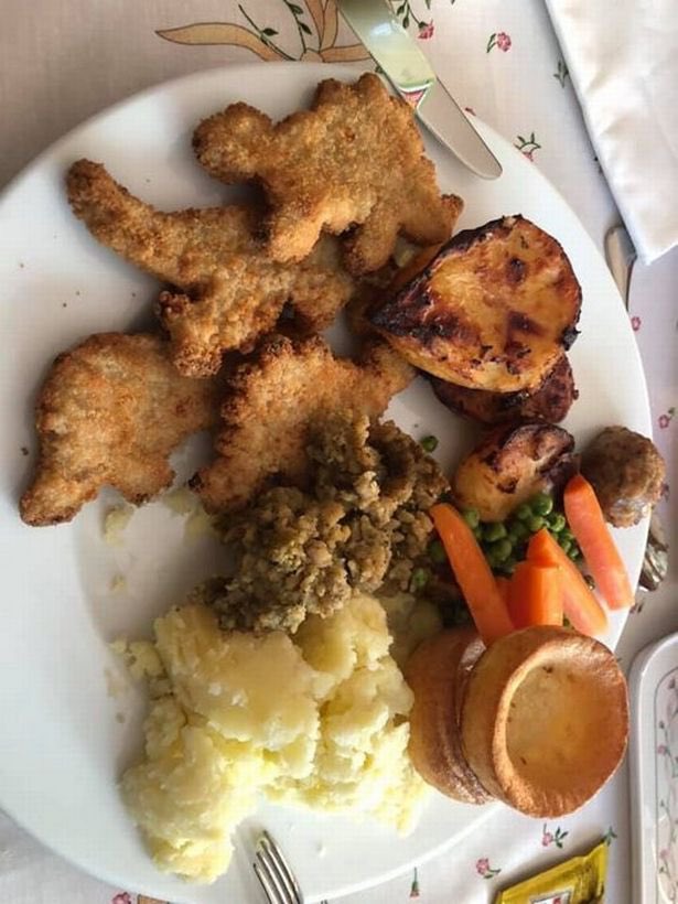 Thanks Mum! Bone ap the teeth 😍 #ChristmasDinner