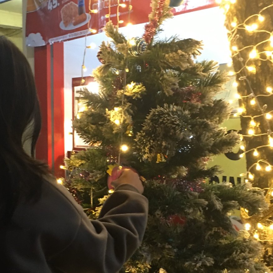 keelyngg's tweet photo. Giáng sinh hạnh phúc 🎄✨ https://t.co/sC8yREb21o