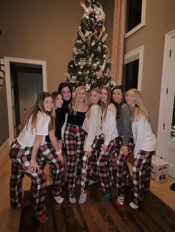 ainanielsenn's tweet photo. feliz navidad a mis hermanitas, las amo <3. https://t.co/G3Fp5Cvizp
