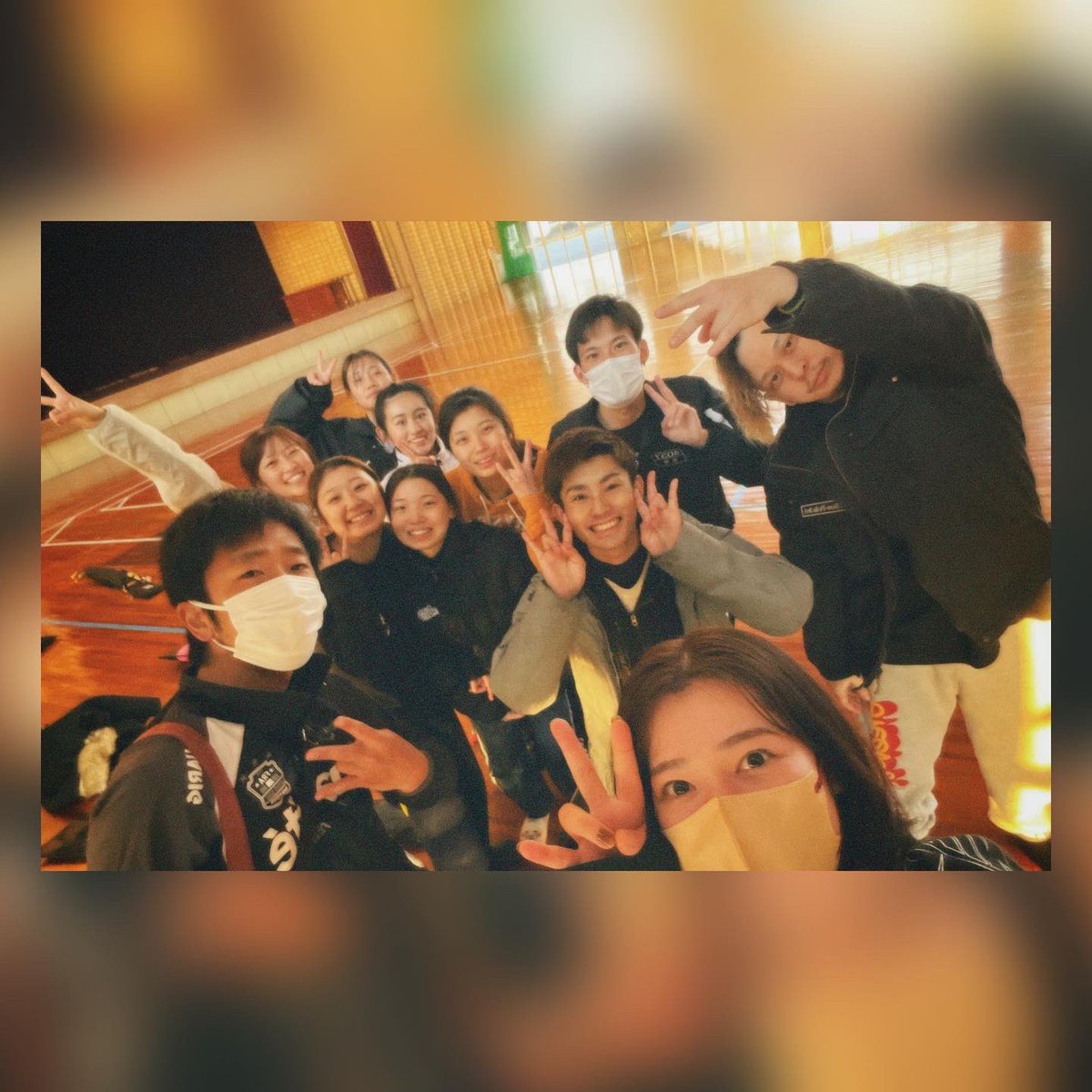 BcP_3reePs's tweet photo. 2022年　練習を納めました🏳️‍🌈

全国大会に向けて、メンバーで切磋琢磨しています🔥

クリスマスでもあった今日は、メンバー同士で仲良くケーキをシェアする姿も🎁🍰

皆様今年もお世話になりました💐
よいお年をお迎えください✨✨ https://t.co/h1selmrKq9