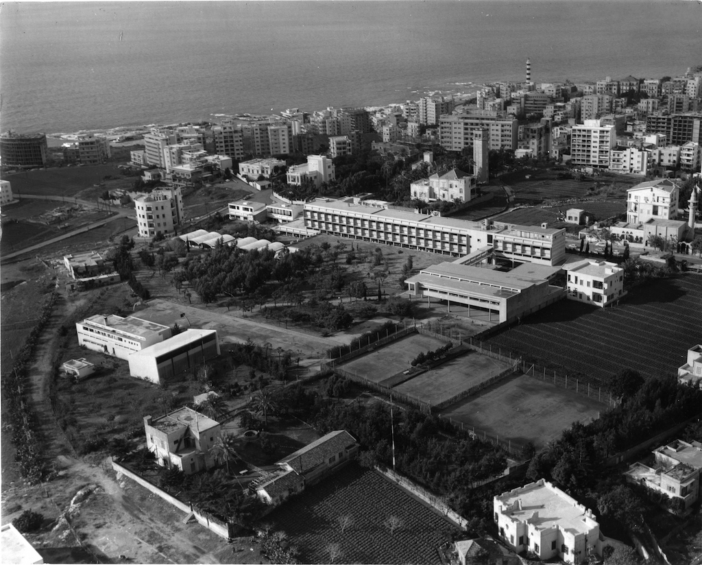 MohamdEch's tweet photo. Collège Protestant Français in 1956 when it moved to its Ras Beirut campus near LAU. Before that it was located where the Starco building is today, when it was founded in 1927 on the premises of the German Kaiserswerth Deaconessate. https://t.co/L4frpy21vz