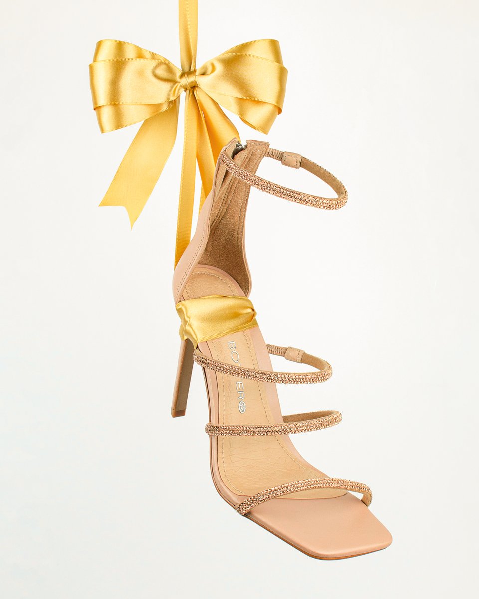 Bottero's tweet image. Hoje desejamos a todas nossas clientes um Natal maravilhoso com muito amor, saúde e felicidade. Da nossa família para a sua! ✨❤🎄

Encontre em: bottero.net/342705

#natal #natalbottero #verão2023 #primaveraverão #lookverão #primavera2022 #lookprimavera #instamoda