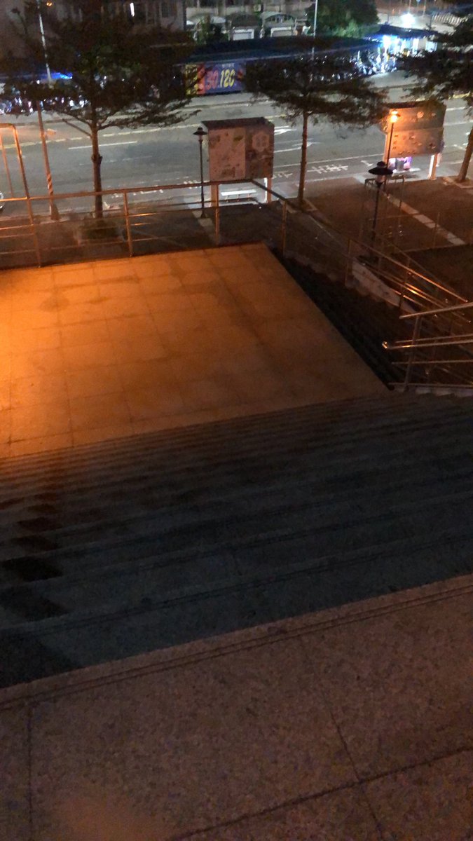 期許這是今年的最後一次😔

新的一年
我會更加清楚知道自己該去的方向

#聖誕快樂
#新左營高鐵迷路記 https://t.co/Qn2JGt98zD