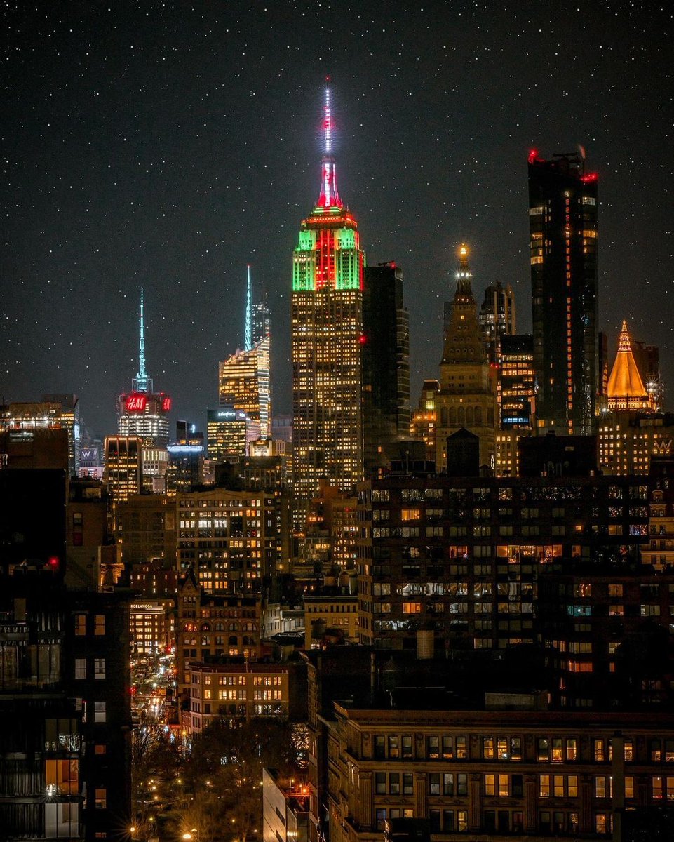 Merry Christmas 🎄 

📷: 212sid/IG