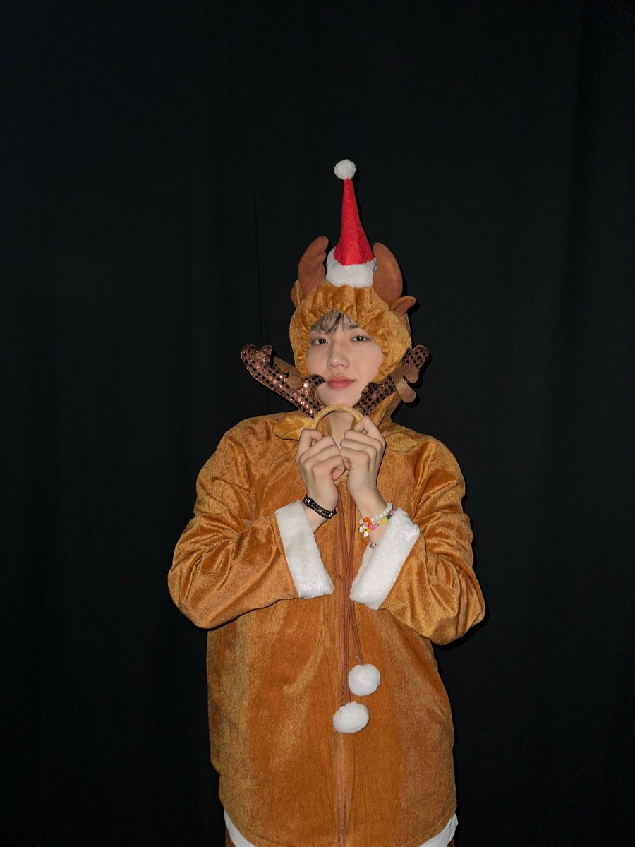 Fk1QwBhaMAIsEMq?format=jpg&name=medium