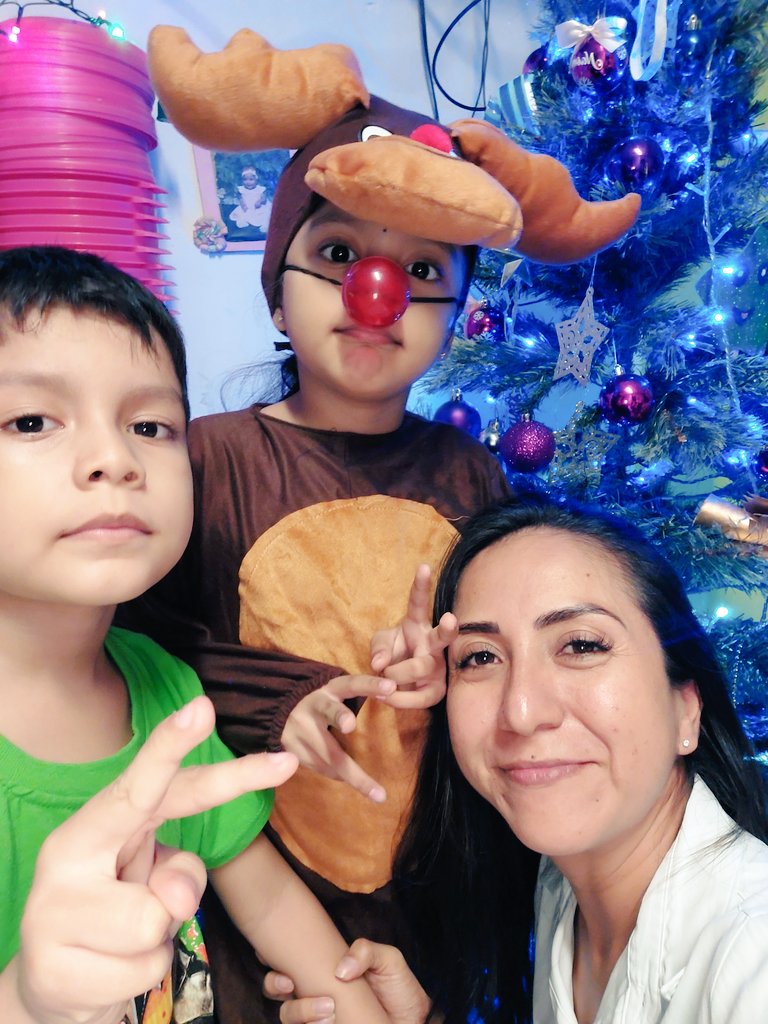 Edith_Morales_R's tweet photo. Feliz navidad 2022, feliz de estar con mis niños bellos y familia 🥰😍 https://t.co/13oTCqqIOi