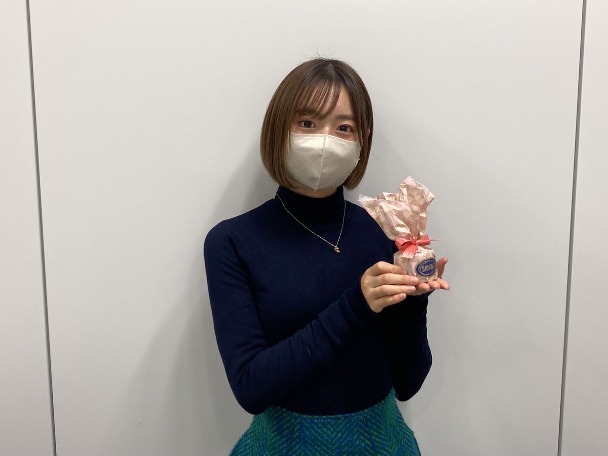 kohzuP's tweet photo. イマドキJDクリスマスプレゼント交換パーティー

みずぽち(鈴木泉帆)のプレゼントは…SABONのボディスクラブ

抽選の結果、たかおかぁちゃん(高岡奈々葉)へ！

#イマドキJDナイト https://t.co/dVGKxEyJa3