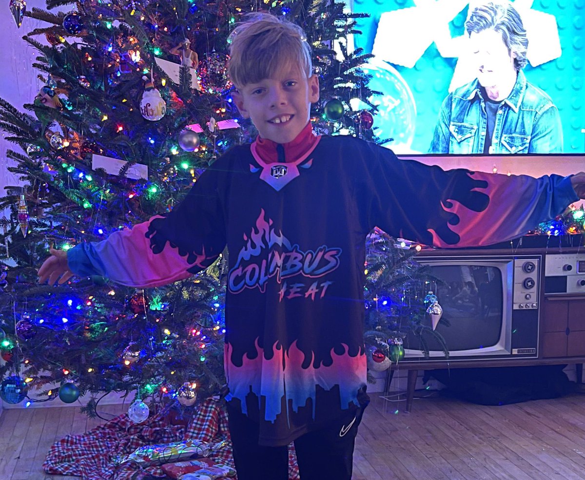 TheNasher61's tweet photo. People from all ages, all around the globe, representing the @cbusheat on Christmas🎄

Reply with your Heat gifts👇🏼
📸: @dallasjhawk @Blake_Kings94 @IronFrnz @NeekoTheReptile https://t.co/PZO7pHrdFk