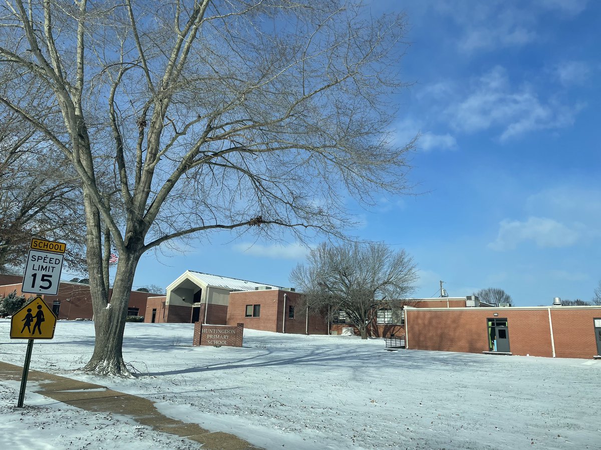 Merry Christmas from Huntingdon! 🎄🎅🏻🤶🏻💙💛 #HPSistheBEST <a href="/jkee10/">Jonathan Kee</a> <a href="/lmcartermd/">Lee Marvin Carter</a>