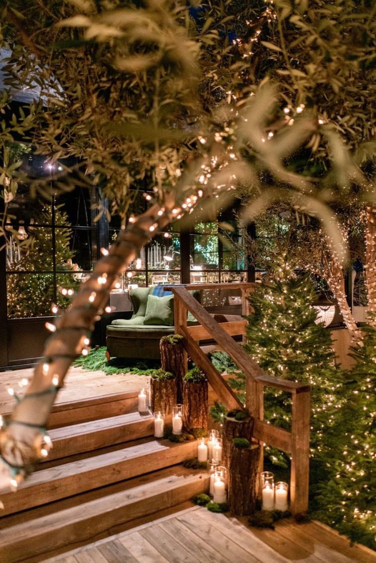 ofrecipientlady's tweet photo. ⠀⠀⠀ 
⠀⠀⠀ บุคคลที่ 𝟗𝟗,𝟗𝟖𝟗 
⠀⠀⠀ 𝘊𝘩𝘳𝘪𝘴𝘵𝘮𝘢𝘴 𝘥𝘢𝘺 🎄

⠀⠀⠀ ไฟประดับตกแต่งที่ดิไอริสกำลังส่องสว่าง ท่ามกลางความมืดจากสถานที่ตั้งอันไม่ใช่ย่านนิยมของผู้คน แสงเรืองรองนี้ราวกับกำลังเรียกหาให้ผู้หนึ่งผู้ใดพบเห็นแล้วก้าวเท้าเข้ามาด้านในตัวร้าน 

- https://t.co/aTz0wvmwZ2