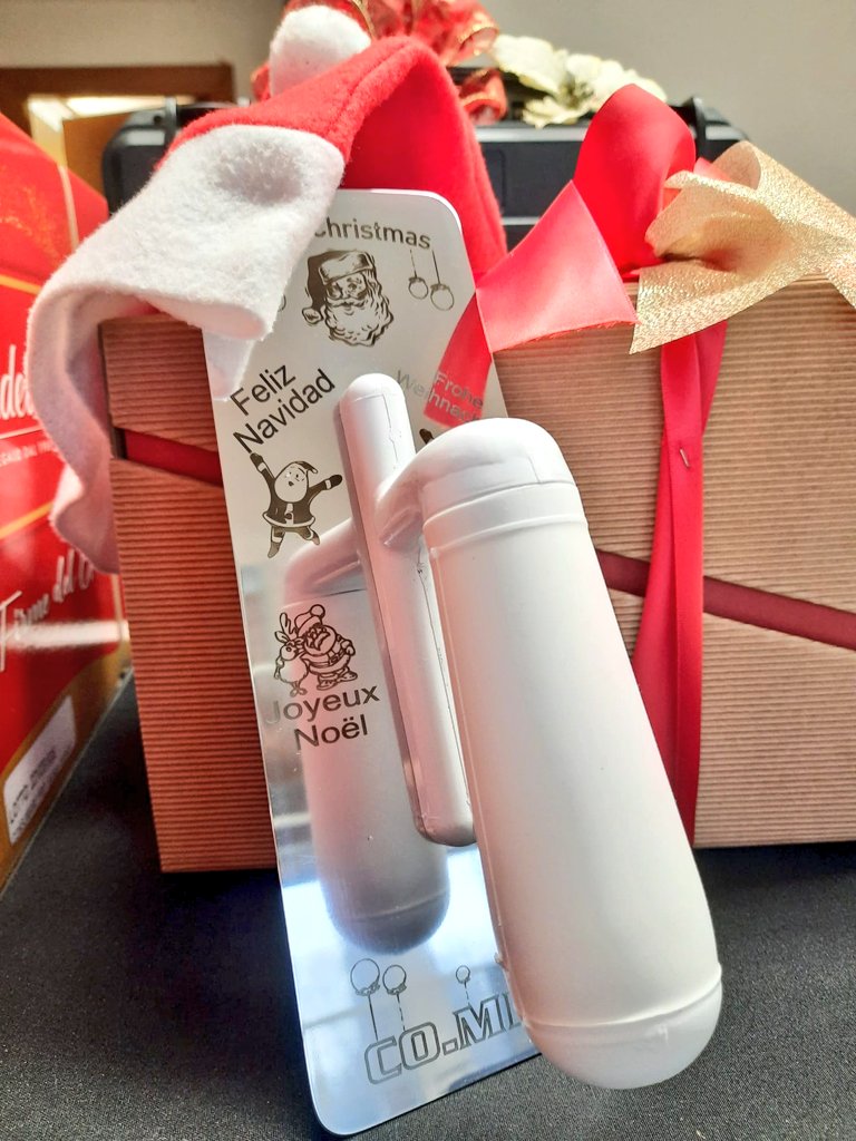 co_italy's tweet photo. https://t.co/6q5RBFSJIL Wish you a Merry Christmas and Happy new year! 
#trowels #25dicembre #MadeInItaly #MadeInVenice https://t.co/FVthVbnvCi