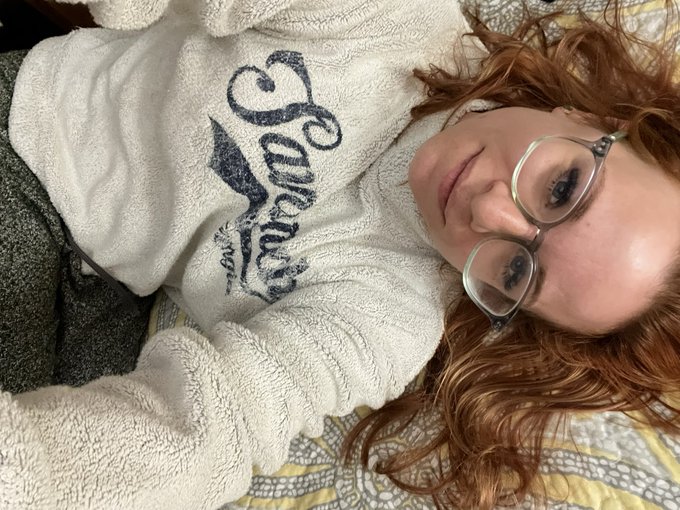 Merry Christmas fro my most cozy of cozies&hellip; 😘 https://t.co/sxMAJcWicT<a href="/tag/wsmfp"class="tags"><span>#wsmfp</span></a><a href="/tag/redhotmama"class="tags"><span>#redhotmama</span></a>