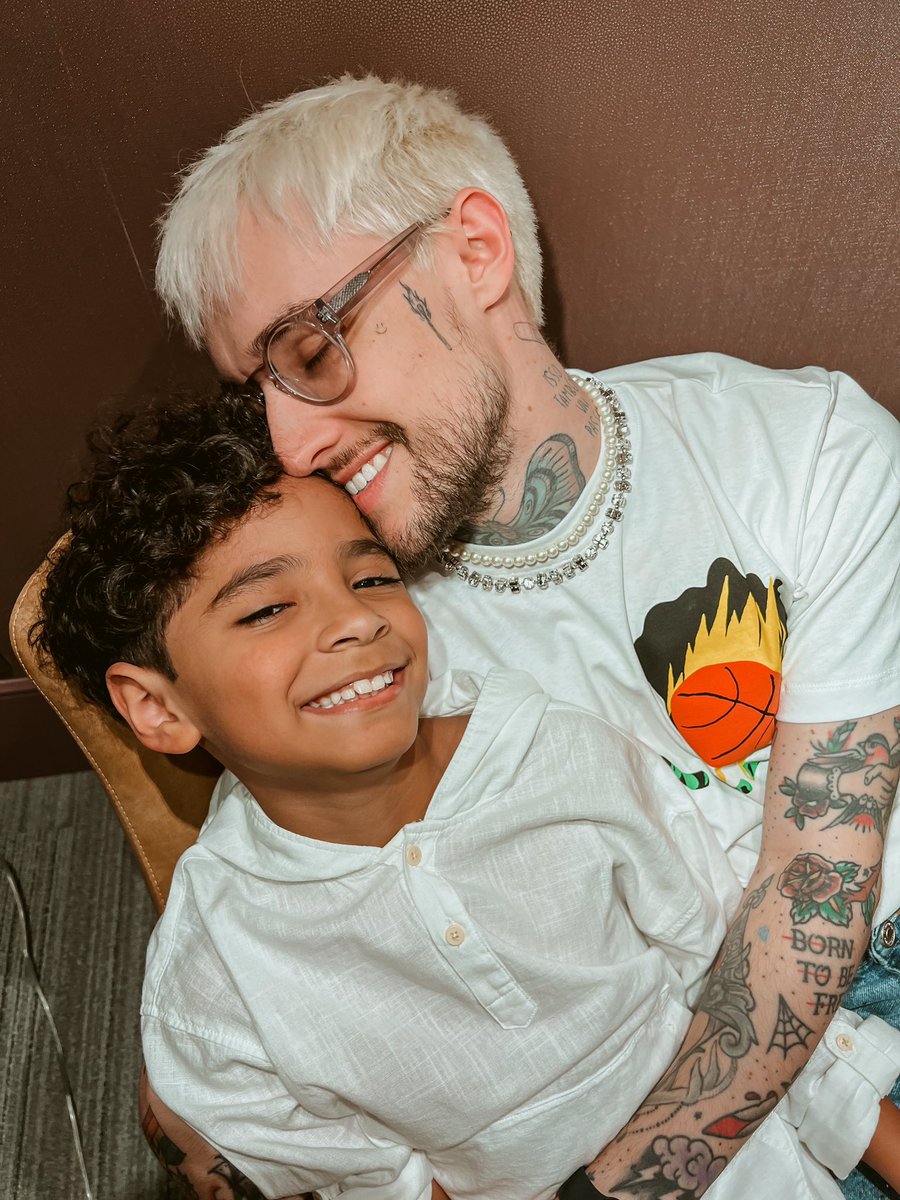 eurafacesar's tweet photo. Feliz natal amoressss ❤️ https://t.co/DcrrHYFlVo