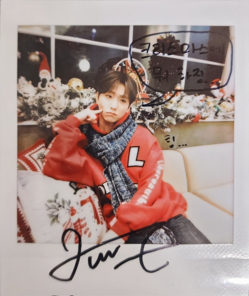 freshman_gun's tweet photo. 크리스마스때 올리는 거 까먹음 건일이 폴라🥲🥲 https://t.co/kfElWXW5Wy