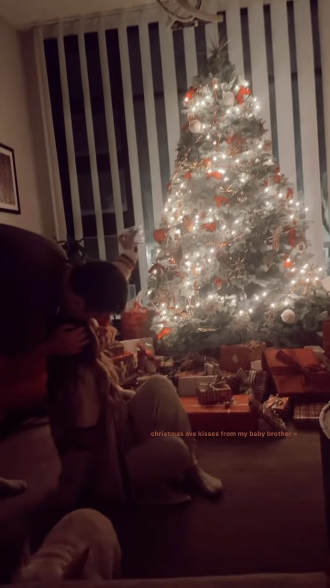 merry christmas everyone! 🎄🎁