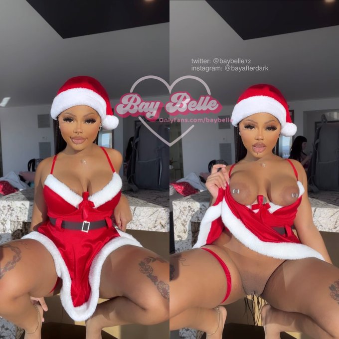 who wants to give me their North Pole? 🎁 https://t.co/ADzhGj7JBt<a href="/tag/tittytuesday"class="tags"><span>#tittytuesday</span></a>