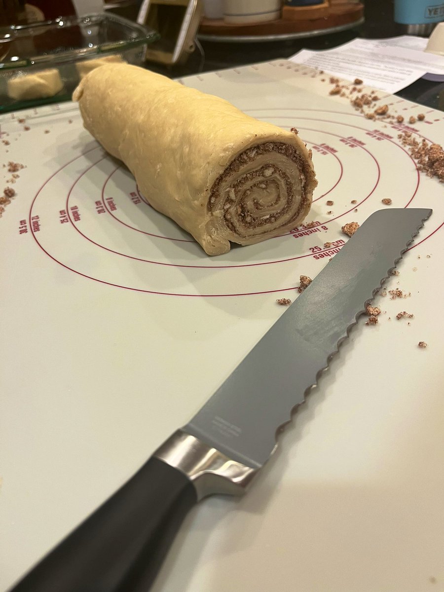 DefendAndSwerve's tweet image. Made some cinnamon rolls from scratch for Christmas breakfast. Next up: the ham