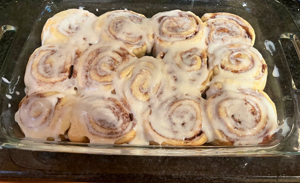 DefendAndSwerve's tweet image. Made some cinnamon rolls from scratch for Christmas breakfast. Next up: the ham
