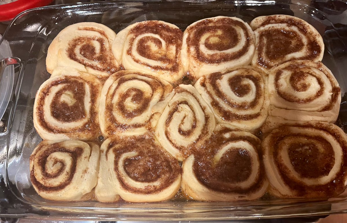 DefendAndSwerve's tweet image. Made some cinnamon rolls from scratch for Christmas breakfast. Next up: the ham