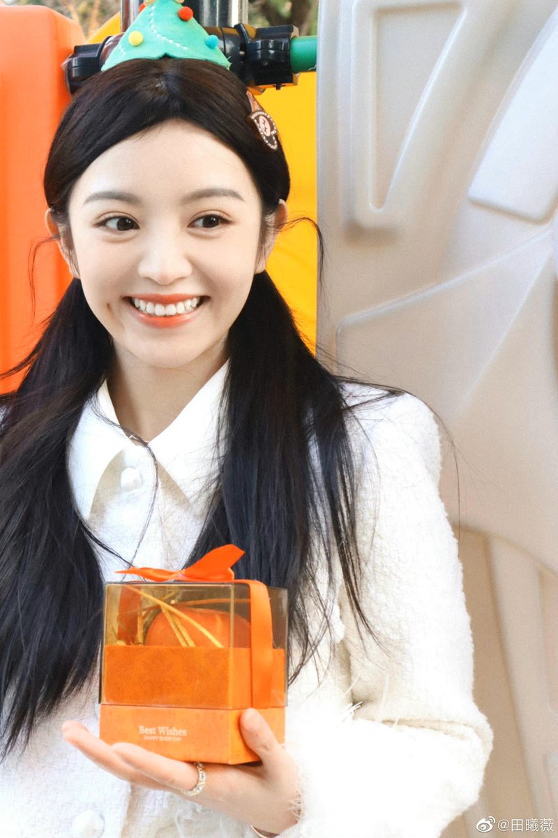 Cdrama Tweets On Twitter TianXiwei Shares New Snaps With Her cdrama-tweets-on-twitter-tianxiwei-shares-new-snaps-with-her