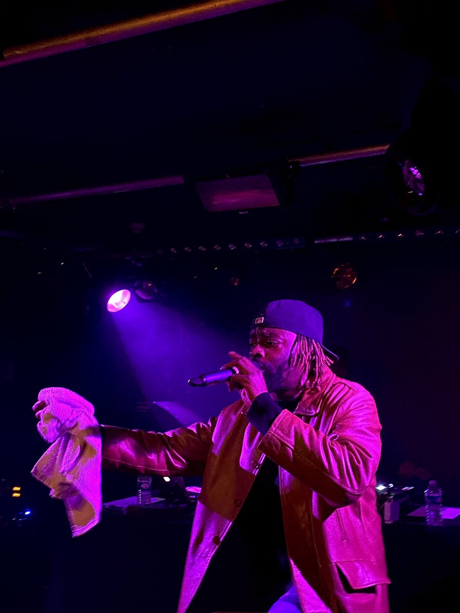 Ewen Haze tweet media