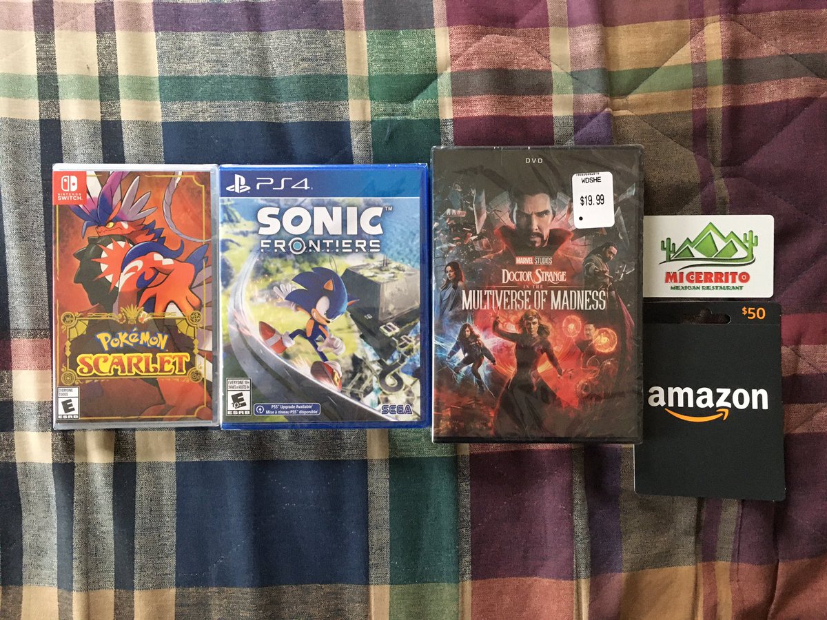 My #christmaspresents of 2022: #PokemonScarlet, #SonicFrontiers for #playstation4, dvd of #drstrange2, $50 to #Amazon & a $20 #giftcard to a Mexican restaurant in my town. #ChristmasDay #christmaswishes @Ryan_Treasures @missnotyou @JJRavenation52 @orcatwar98 @brutalpuncher1